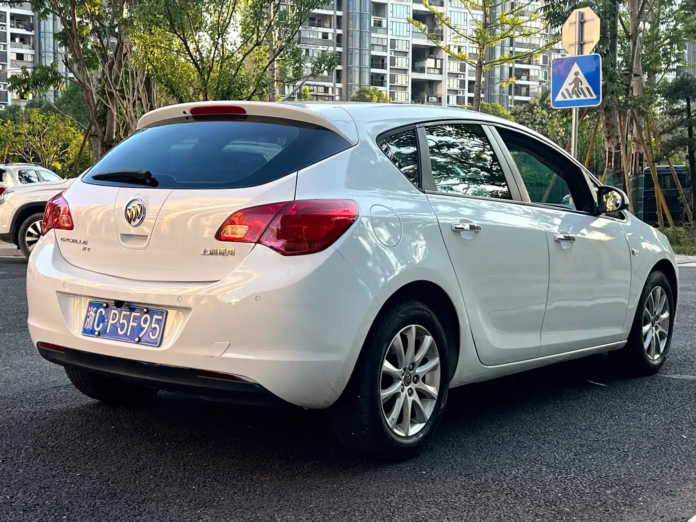 Buick Excelle 2014 XT 1.6L Automatic Fashion фото 5