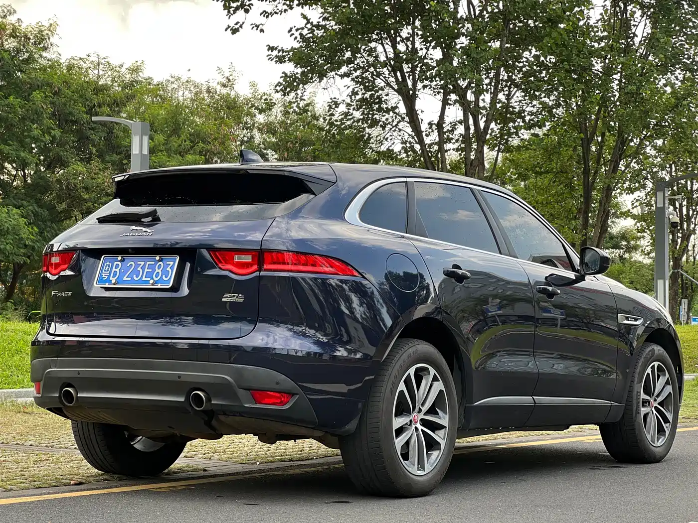 Photo 5 - Jaguar F-PACE