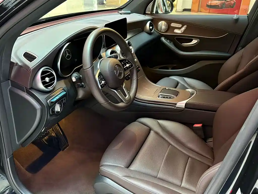Mercedes-Benz GLC 2022 Facelift GLC 300 L 4MATIC Dynamic Collector's Edition фото 6