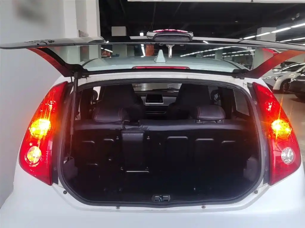 BYD e1 2019 Joy Edition фото 19