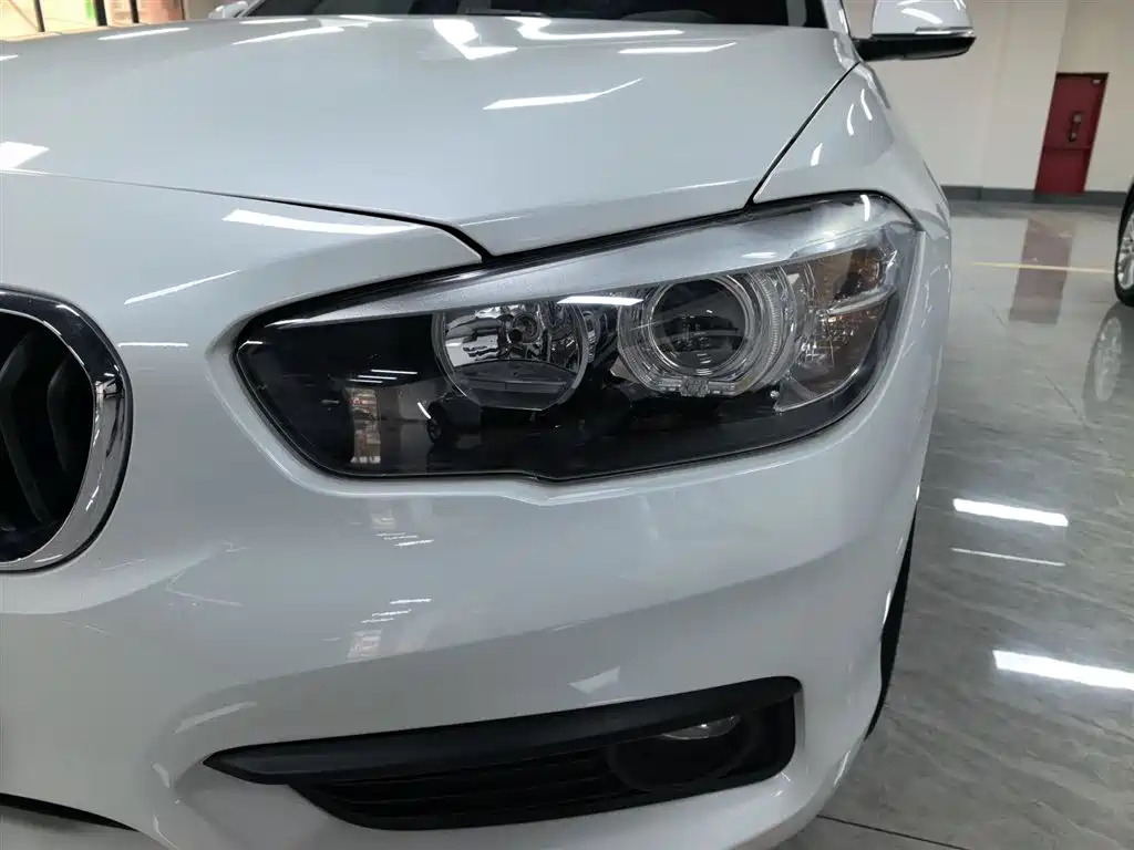 BMW 1 Series (Import) 2018 118i Leading фото 18