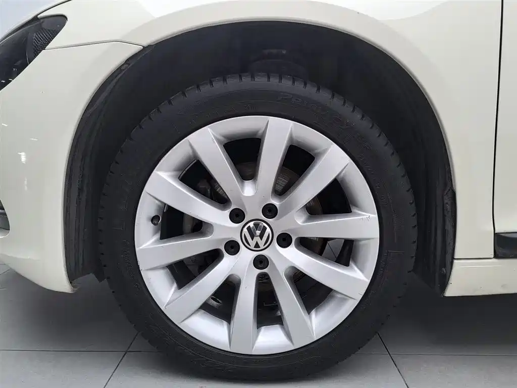 Volkswagen Scirocco 2011 1.4TSI Single Turbo Style Edition фото 17
