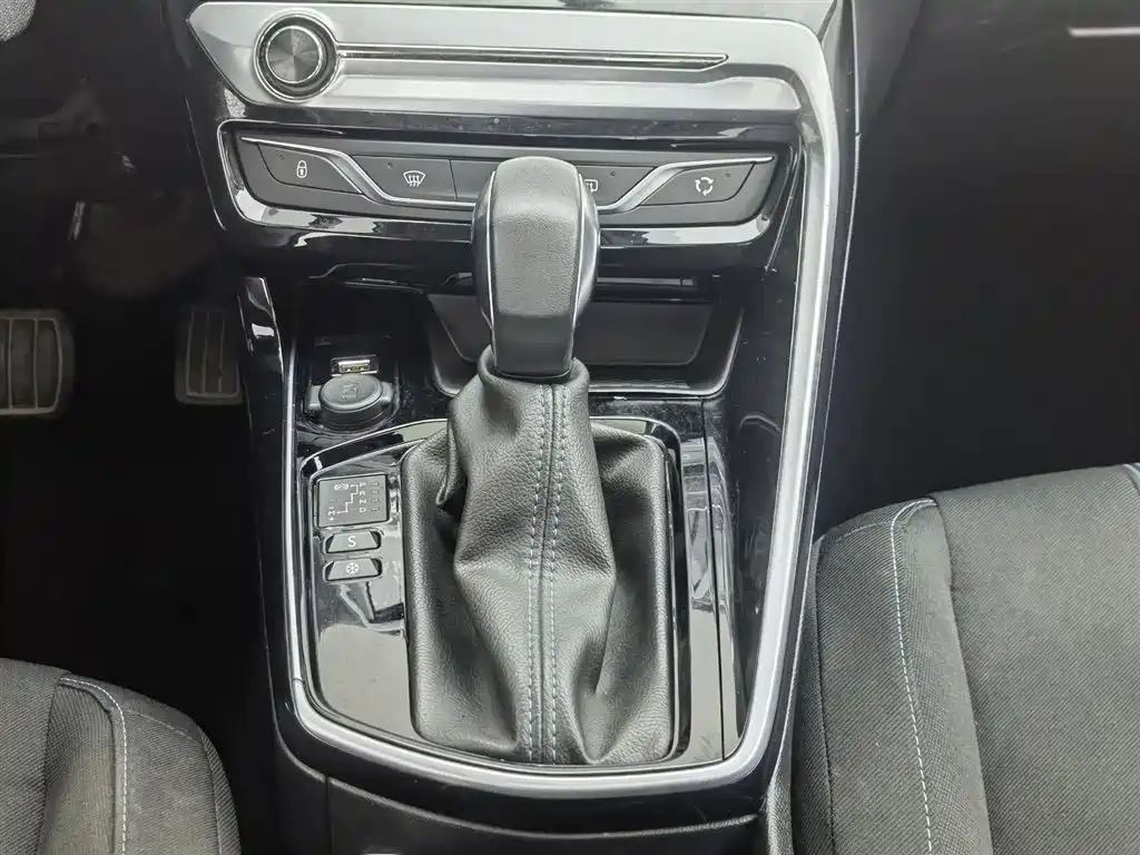 Peugeot 308 2019 230THP Automatic Luxury Edition China V фото 13