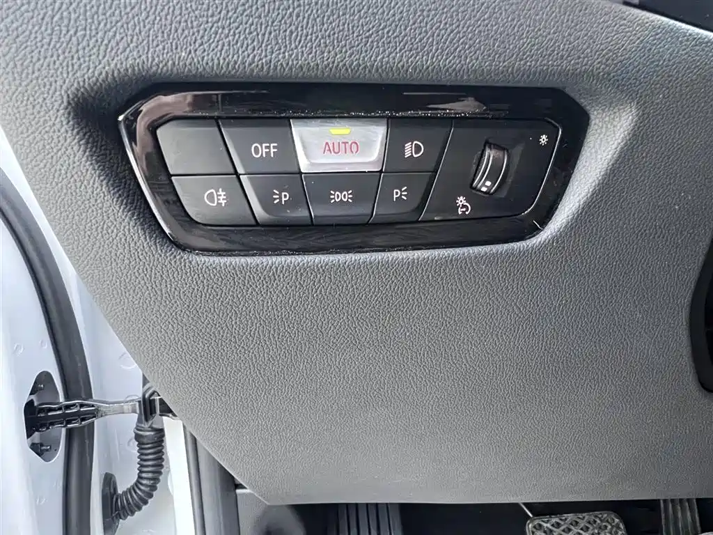BMW 3 Series 2023 320Li M Sport Package фото 12
