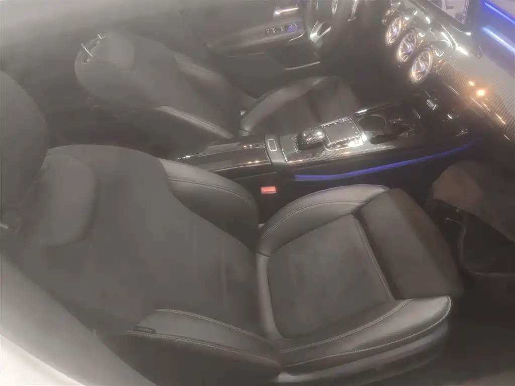 Mercedes-Benz A-Class 2019 A 200 L Sport Sedan фото 4