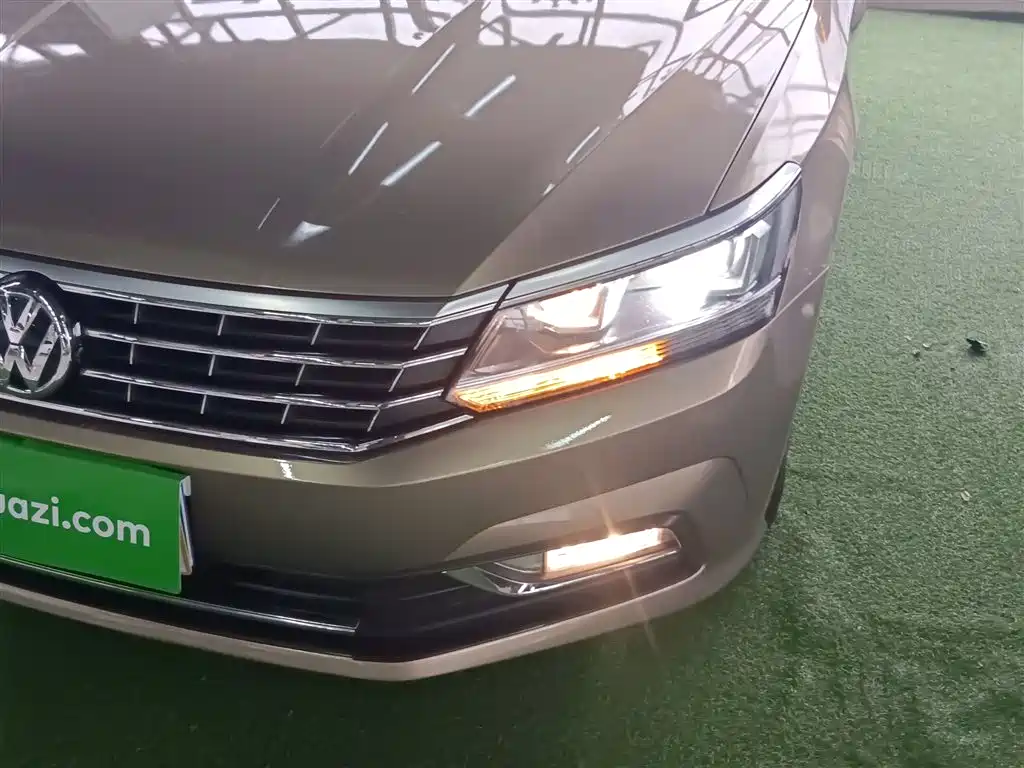 Volkswagen Passat 2016 330TSI DSG Honor Edition фото 24