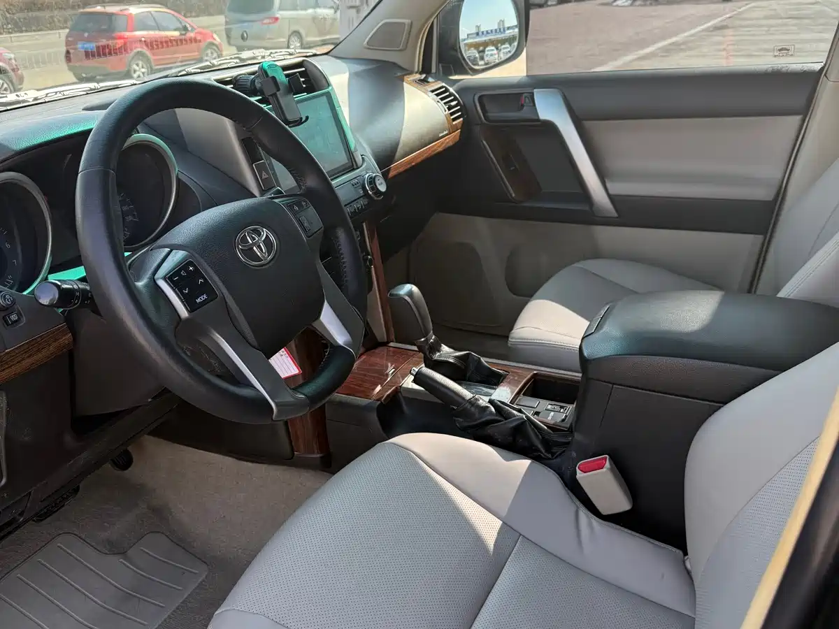 Toyota Prado (Import) 2010 2.7L Auto Luxury фото 10