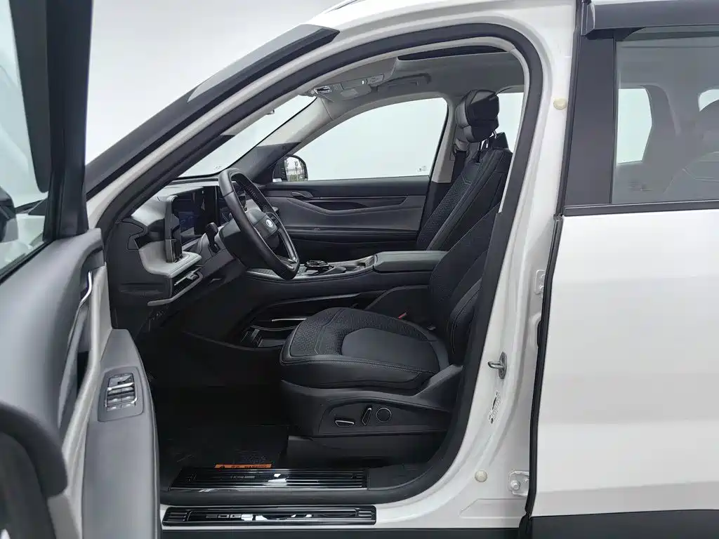 Photo 10 - Ford Edge