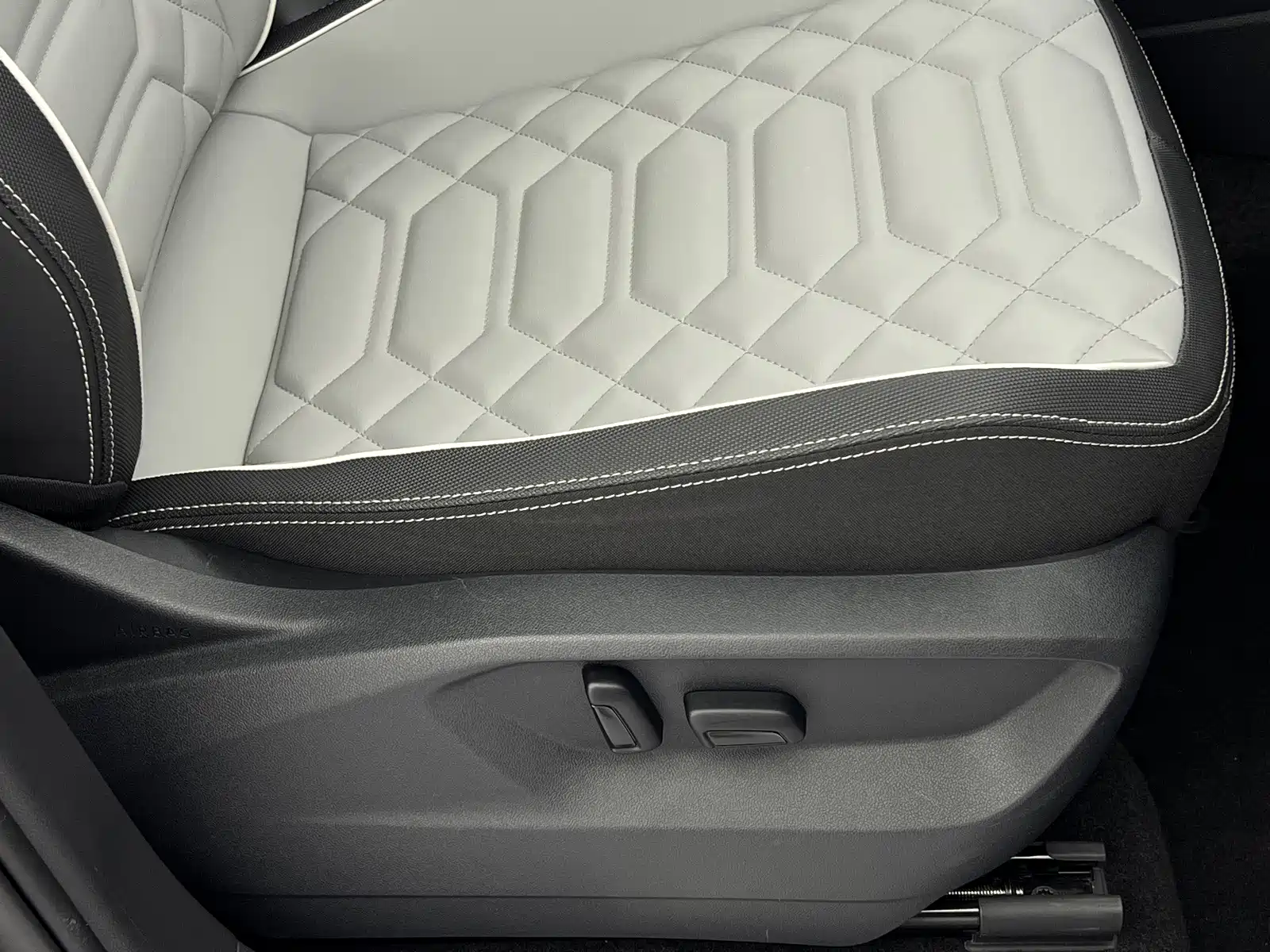 Фото 22 - Volkswagen Tayron
