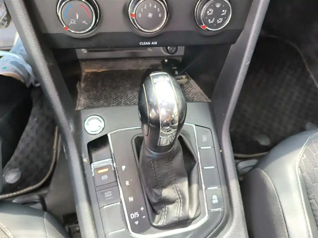 Volkswagen Tiguan L 2018 330TSI Automatic 2WD Trend Edition фото 10