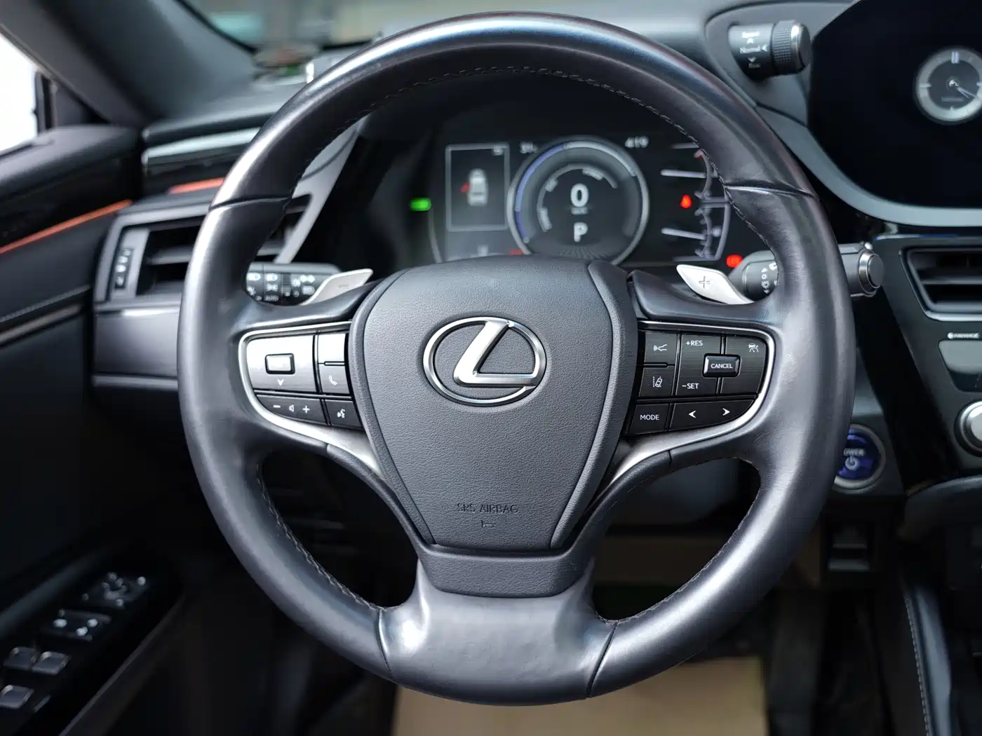 Lexus ES 2021 300h Excellence Edition фото 10