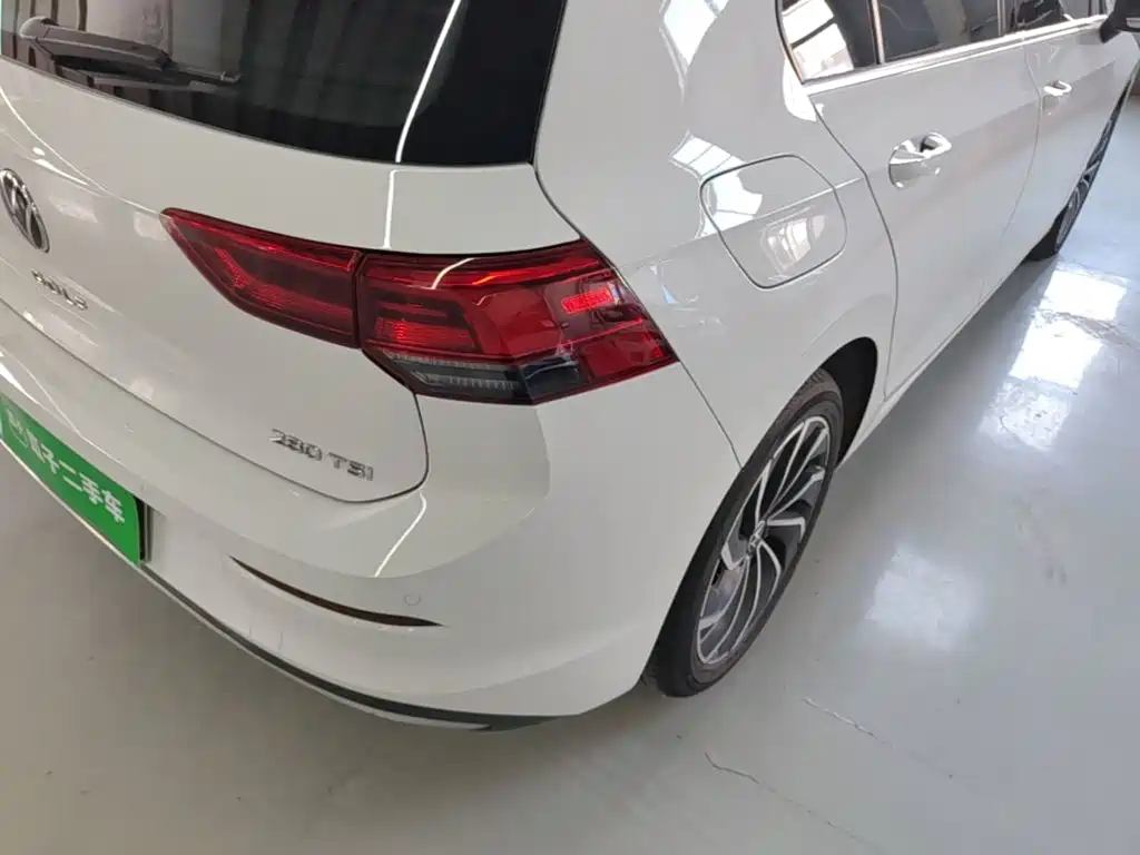 Фото 8 - Volkswagen Golf