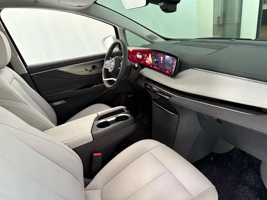 Buick GL8 2025 Land Honor Premium Edition фото 9