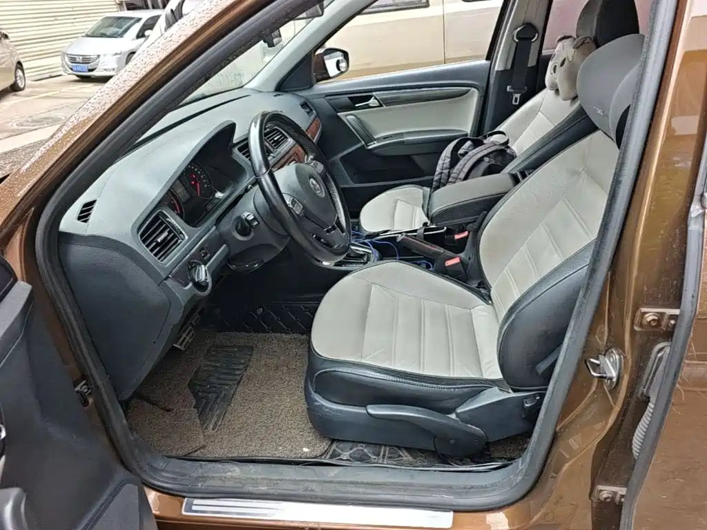 Volkswagen Gran Lavida 2016 2014 1.6L Auto