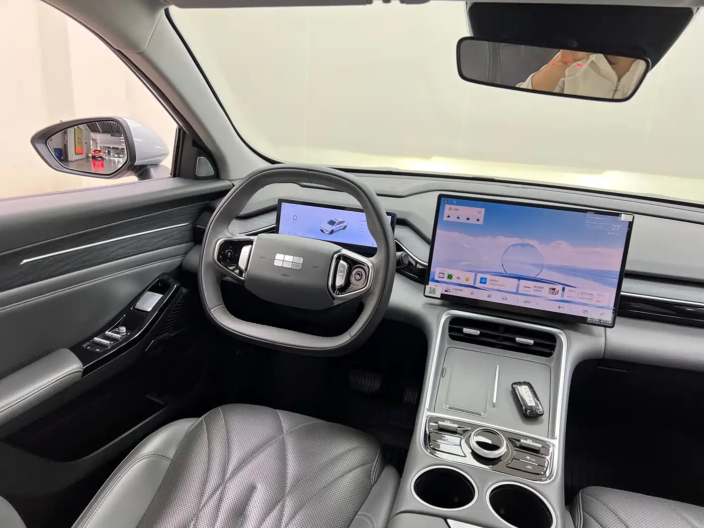 Geely Galaxy Galaxy L6 2025 EM-i 140km Starship Edition фото 21