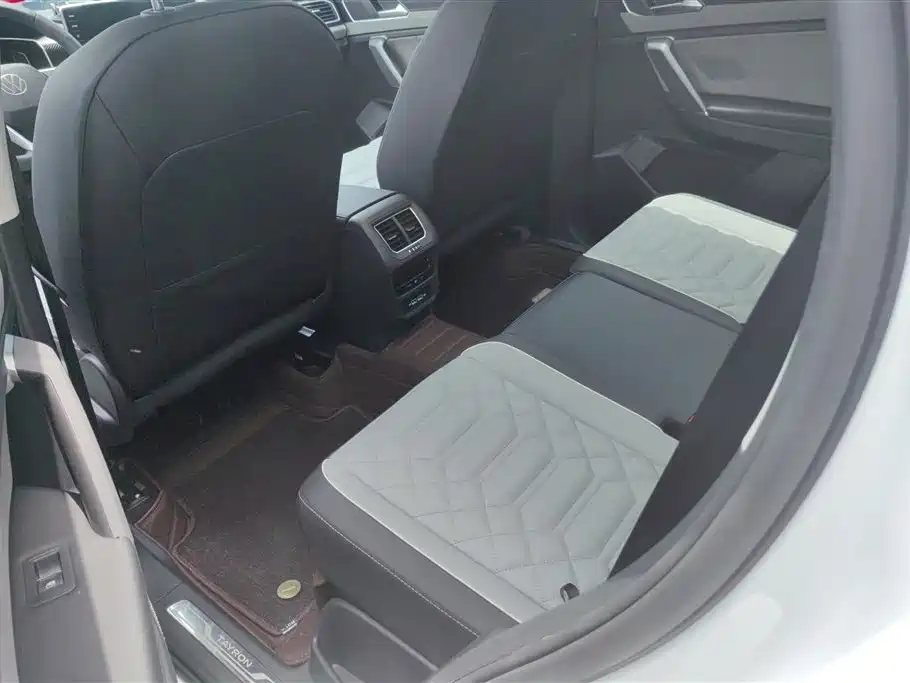 Volkswagen Tayron 2024 330TSI 2WD Luxury Plus Advanced фото 11