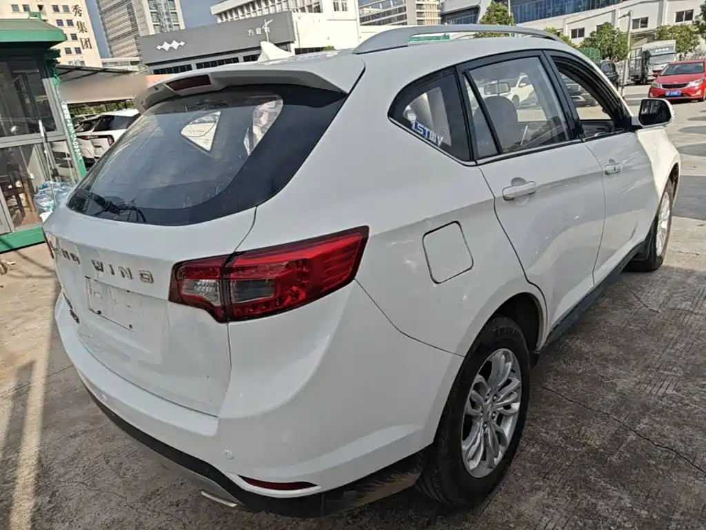Landwind X5 2017 2016 Plus 1.5T Manual Pioneer Edition
