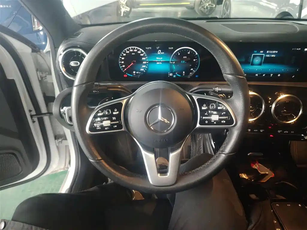 MERCEDES-BENZ CLASS A