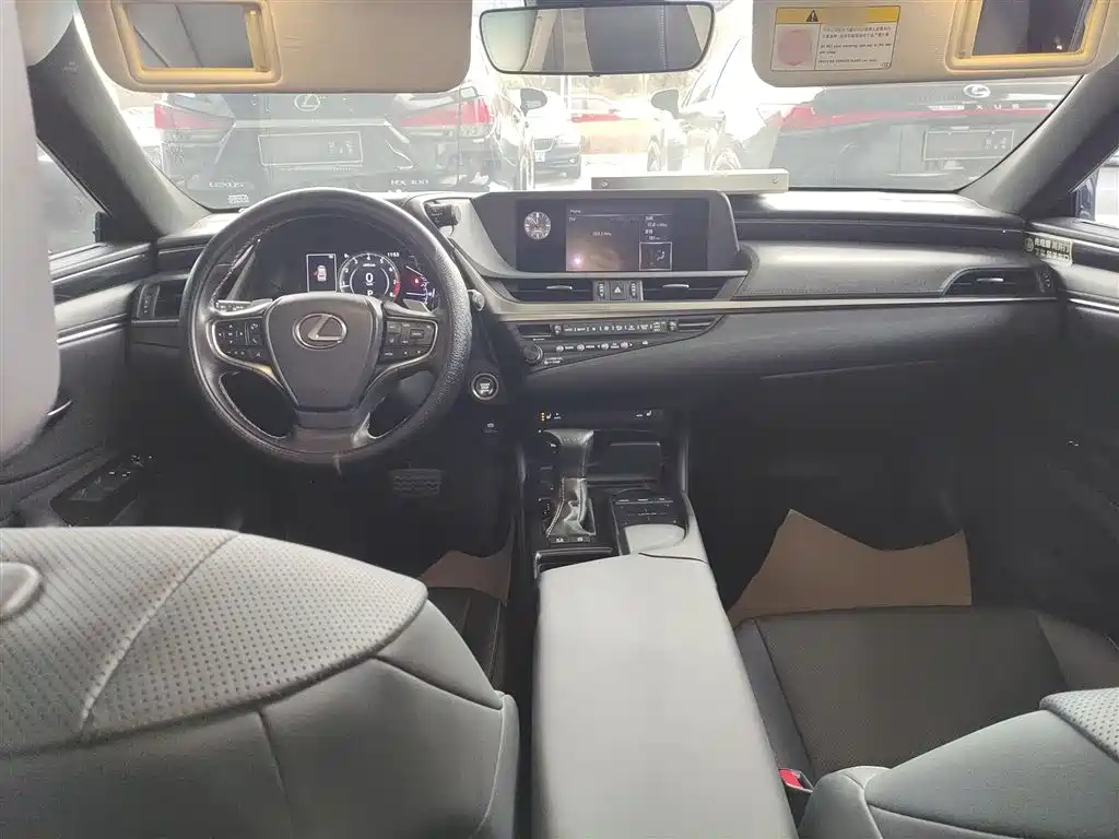 Lexus ES 2018 260 Excellence Edition China V фото 10