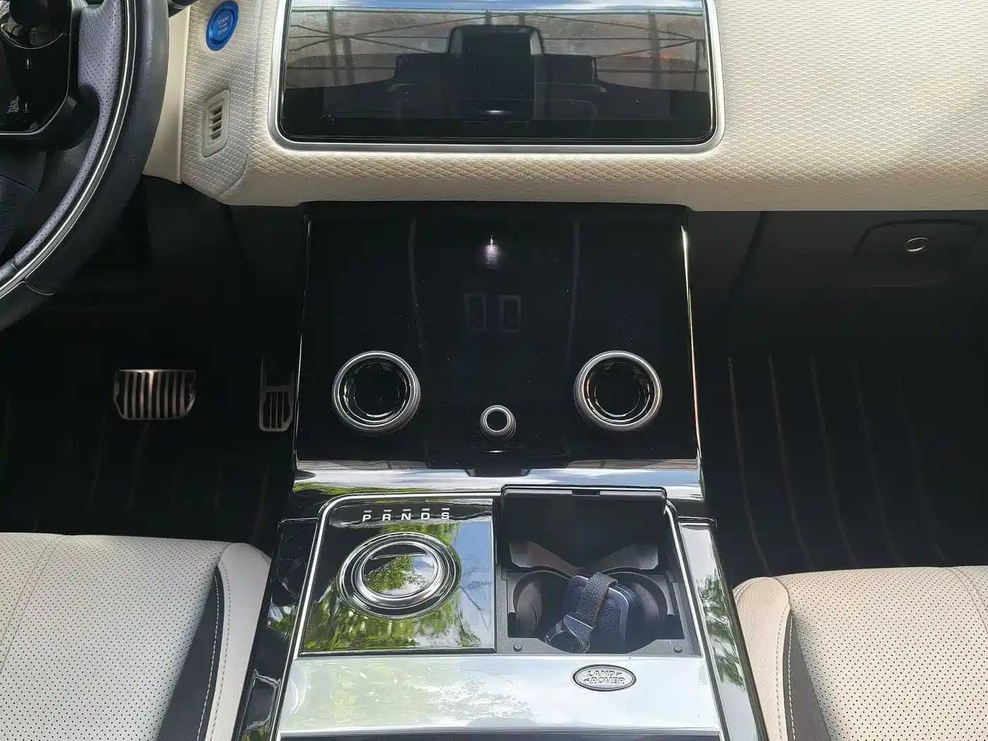 Фото 8 - Land Rover Range Rover Velar
