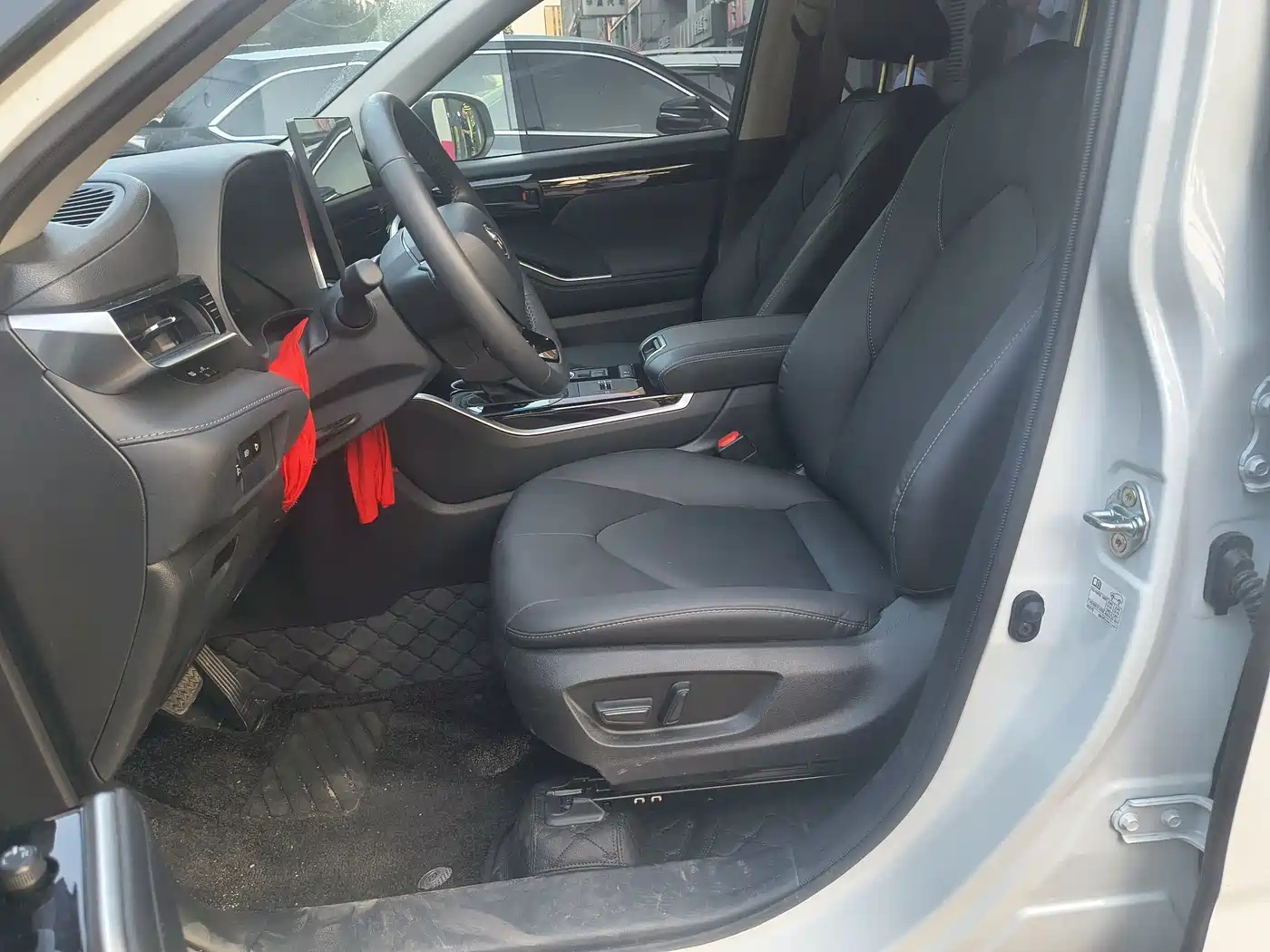 TOYOTA HIGHLANDER