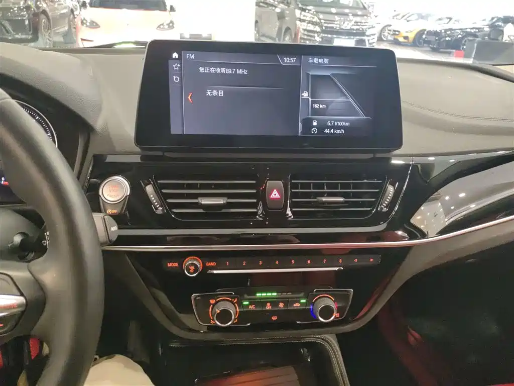 BMW 1 Series 2023 125i M Sport Shadow Edition фото 9