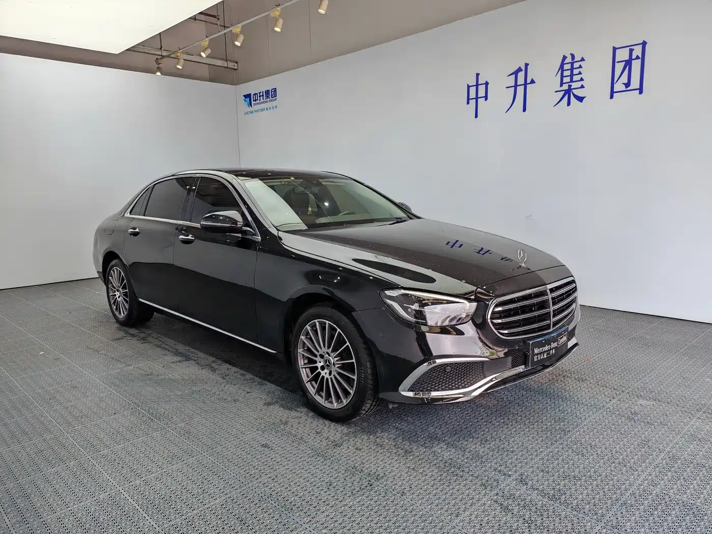 Mercedes-Benz E-Class 2023 E 260 L фото 3