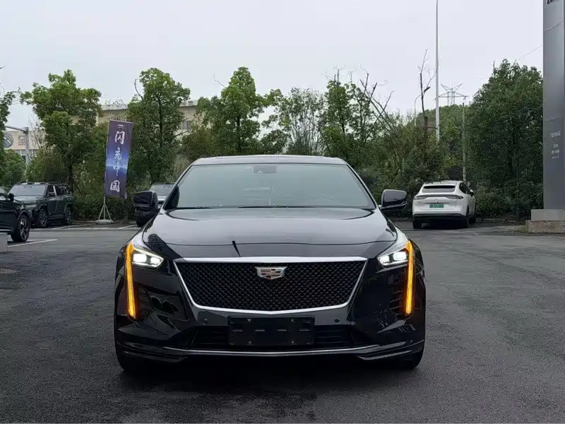 Фото 2 - Cadillac CT6