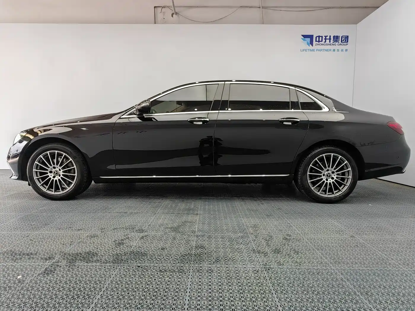 Mercedes-Benz E-Class 2023 E 260 L фото 7