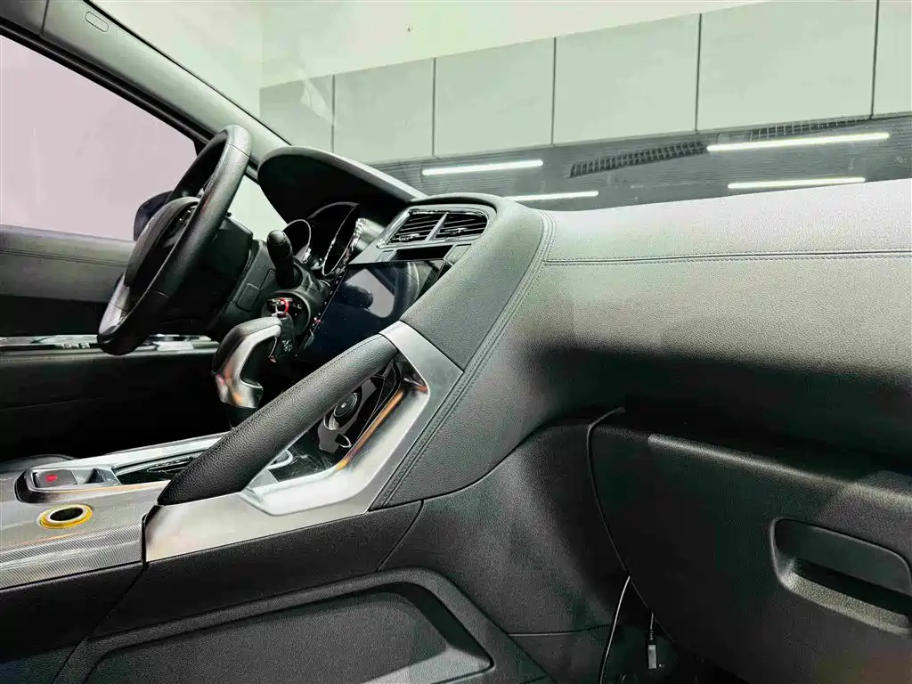 Peugeot 3008 2017 2016 1.6THP Automatic Classic Edition