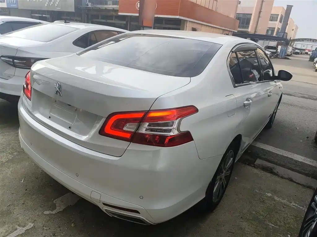 Peugeot 408 2016 1.6T Automatic Luxury Edition фото 7