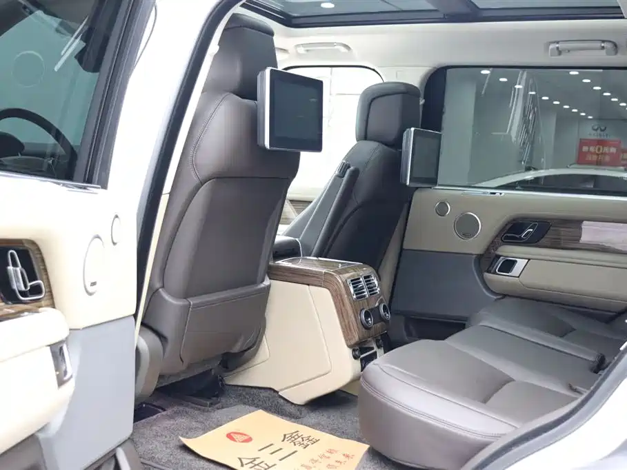 Land Rover Range Rover 2019 3.0 SC V6 Heritage Extended Edition фото 20
