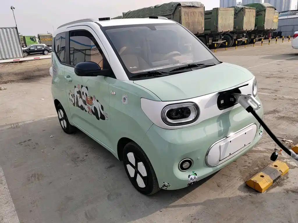 Фото 2 - Wuling Motors Hongguang MINIEV