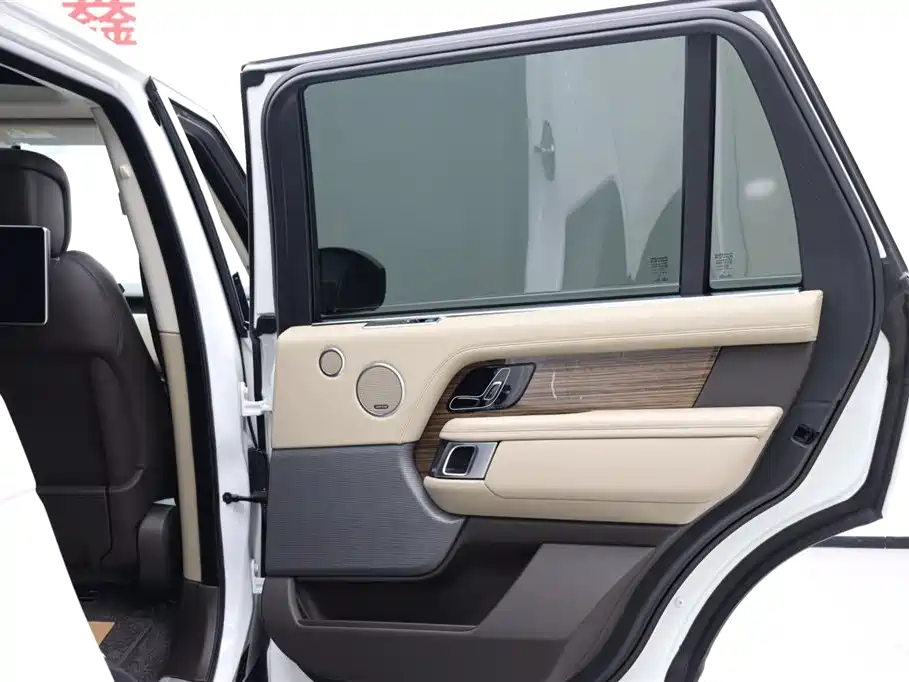 Land Rover Range Rover 2019 3.0 SC V6 Heritage Extended Edition фото 28