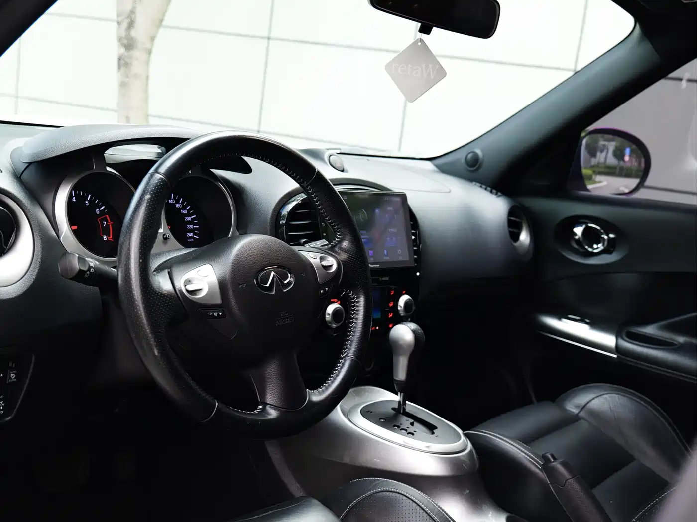Infiniti ESQ 2015 2014 1.6T Dynamic Edition