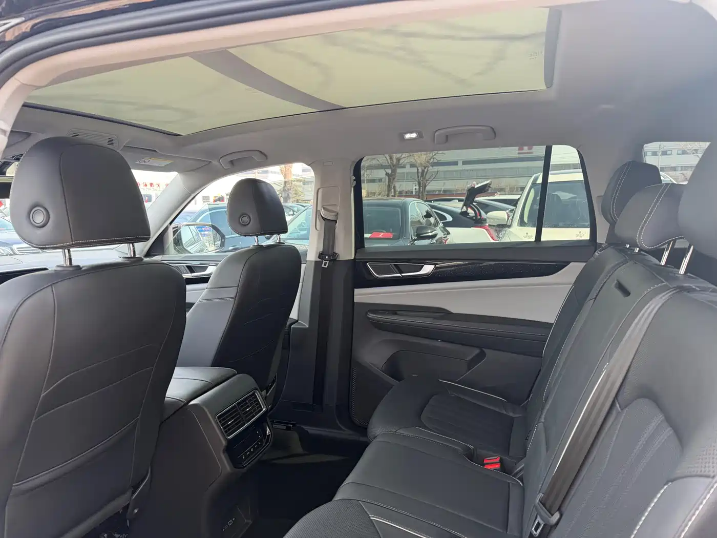 Volkswagen Teramont 2022 330TSI 2WD Premium Luxury фото 9