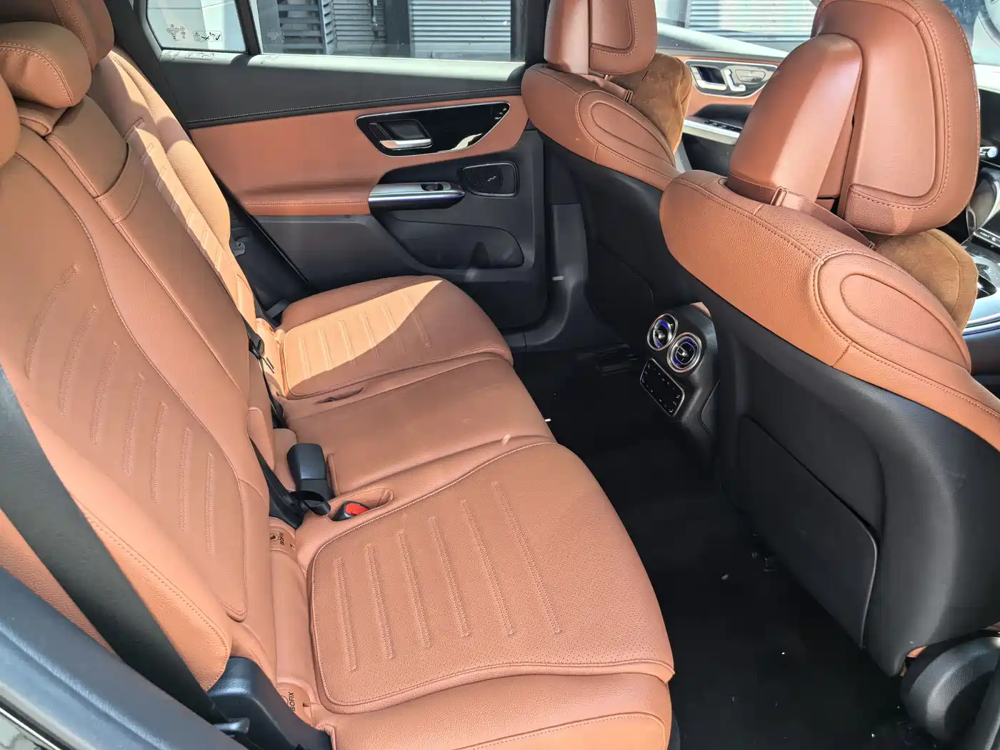 Mercedes-Benz GLC 2024 GLC 300 L 4MATIC Dynamic 7-seater фото 11