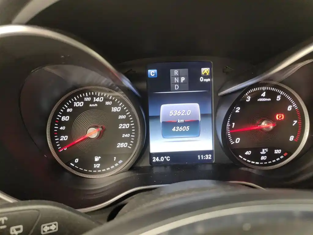 Mercedes-Benz GLC 2016 GLC 200 4MATIC фото 8
