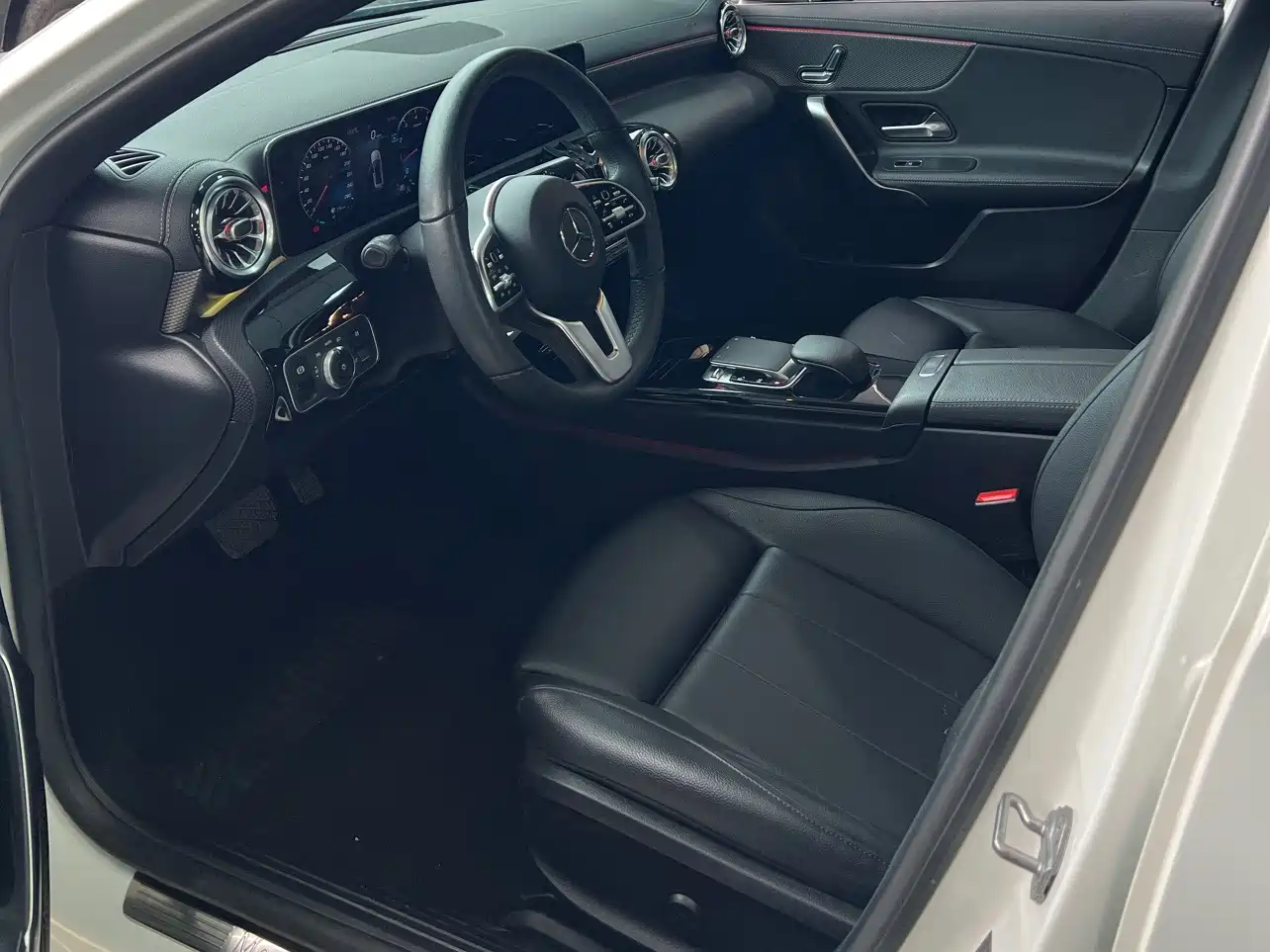 Mercedes-Benz A-Class 2019 A 200 L фото 4
