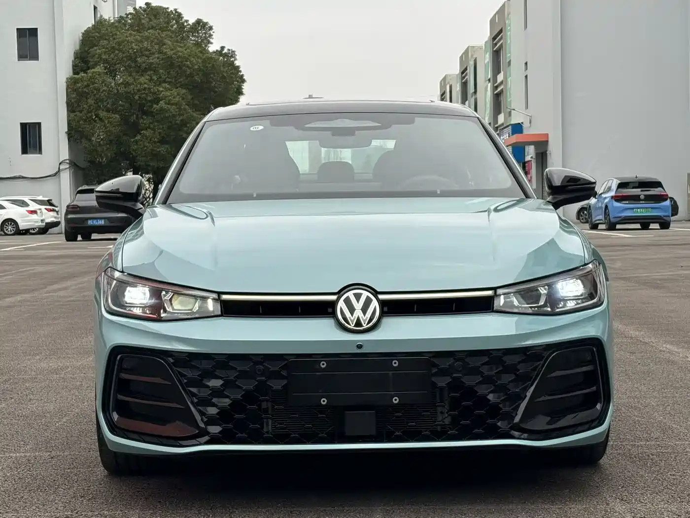 Volkswagen Passat 2025 Model Pro 380TSI Starlight Dragon Premium Edition фото 2