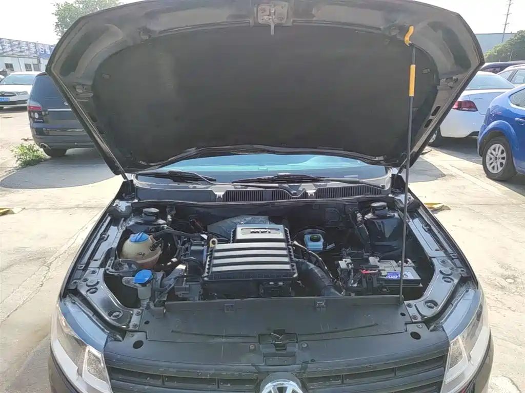Volkswagen Lavida 2015 1.6L Automatic Trend Edition фото 20