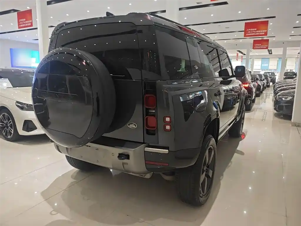 Land Rover Defender 2024 110 3.0T P400 X-DYNAMIC HSE фото 7