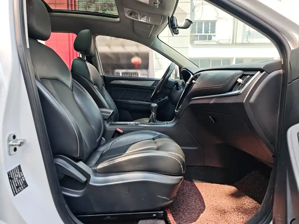 Фото 21 - Roewe RX5
