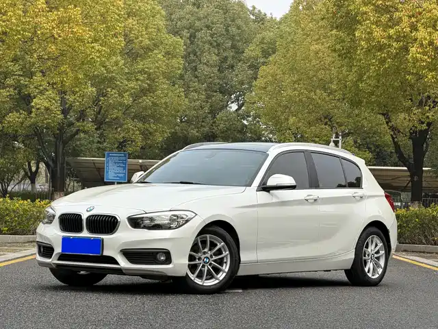BMW 1 SERIES