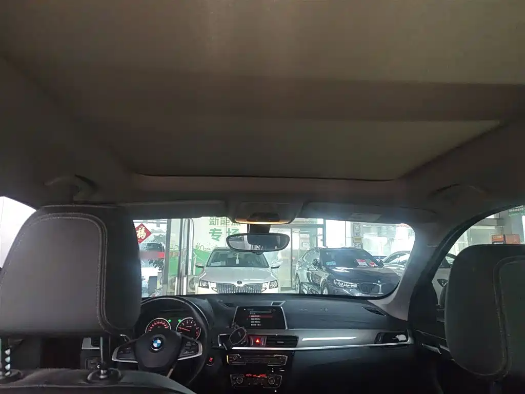 BMW X1 2018 xDrive20Li Premium Model фото 8