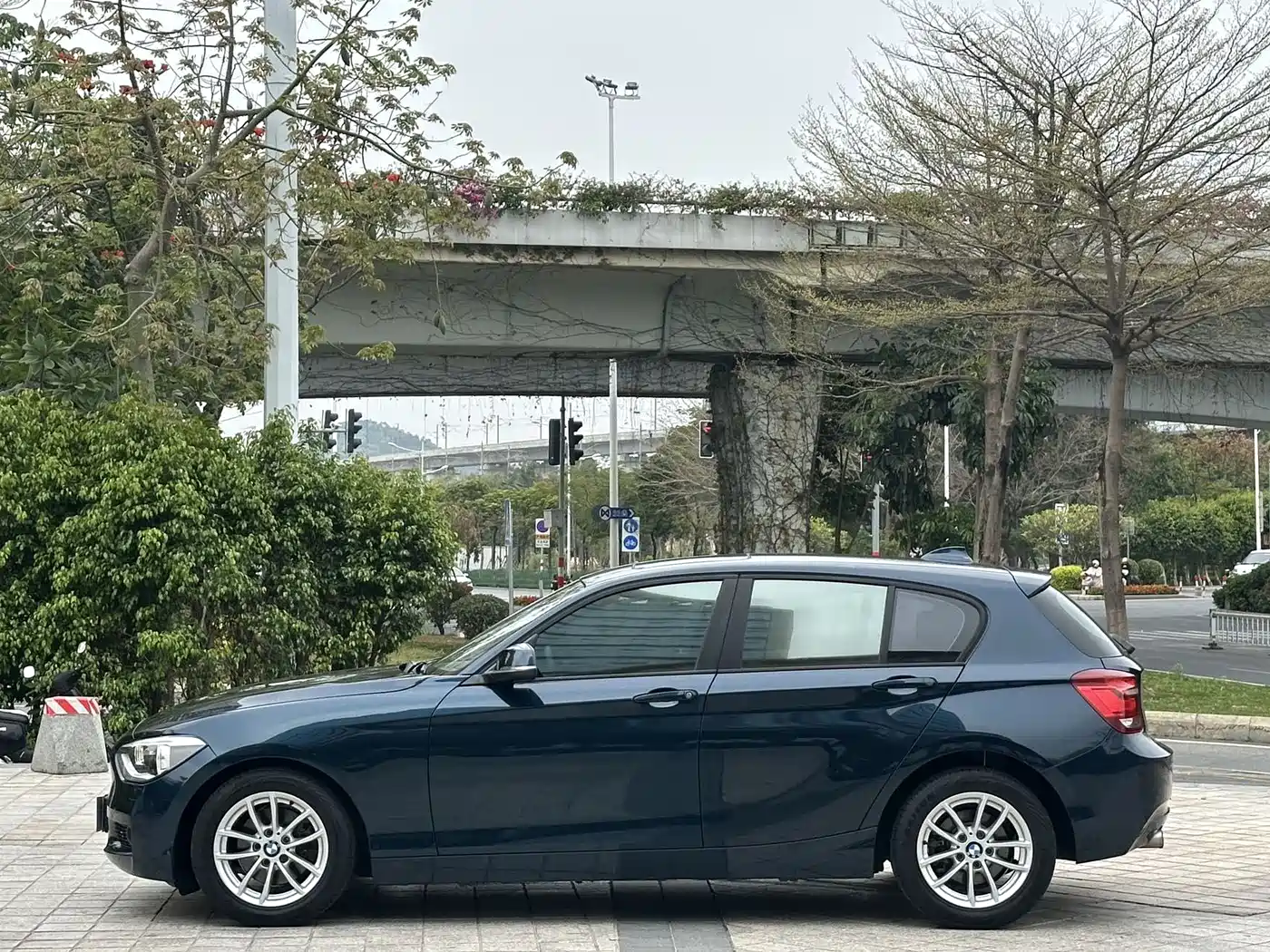 BMW 1 Series (Import) 2013 Facelift 118i Leading Model фото 3