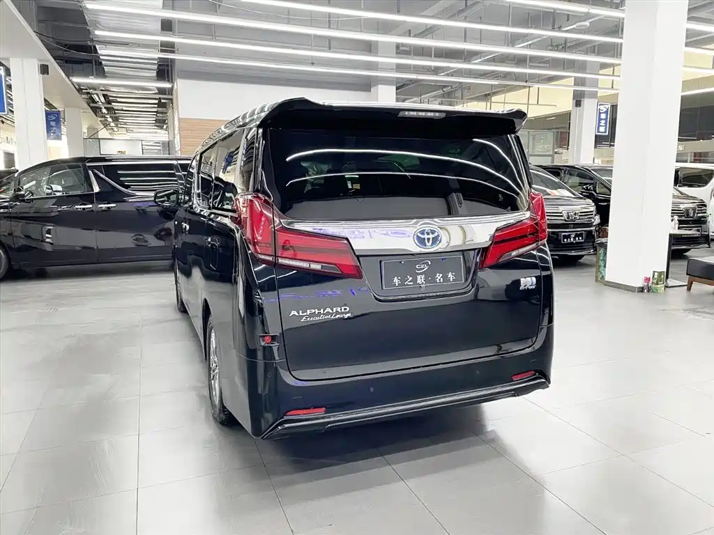 Toyota Alphard 2019 Hybrid 2.5L Premium Edition фото 4