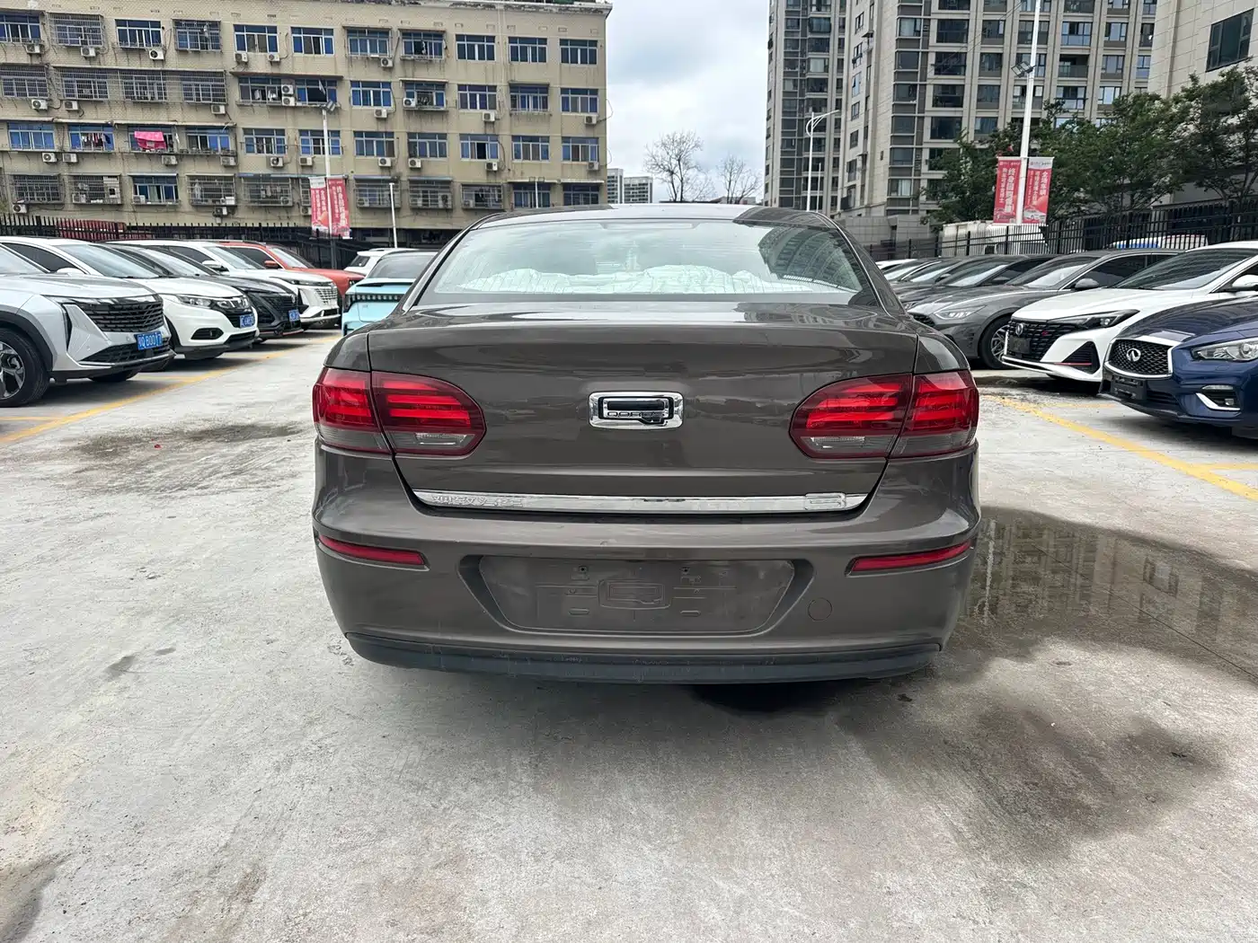 Qoros 3 2016 2016 Sedan 1.6L Automatic Zhiyue