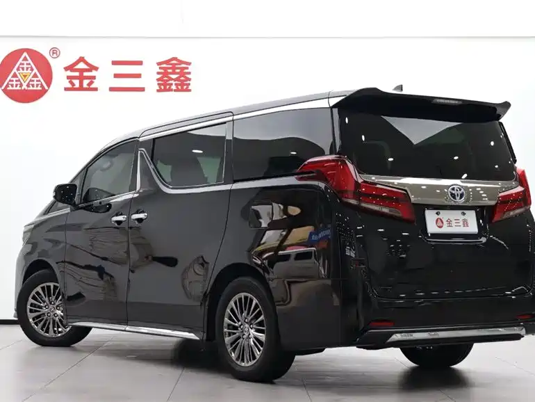 Toyota Alphard 2023 Dual Hybrid 2.5L Ultimate Gold Edition фото 3