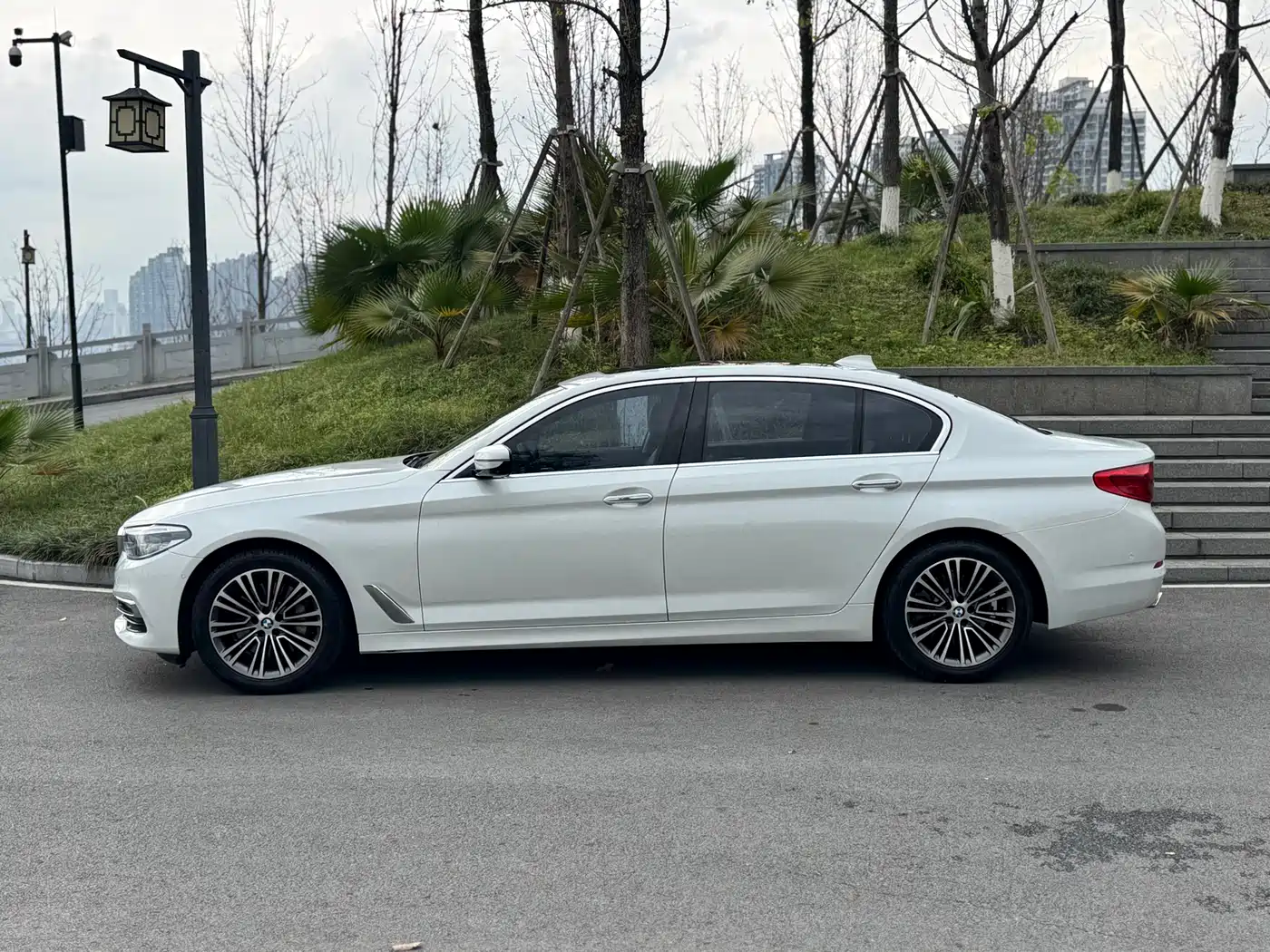 BMW 5 Series 2018 530Li Exclusive Luxury Package фото 3